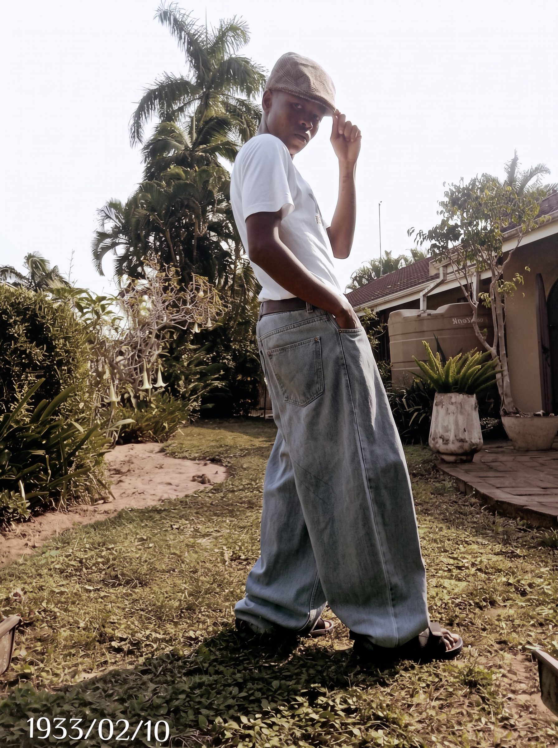 Full-length vintage-styled portrait of LatshuZAR